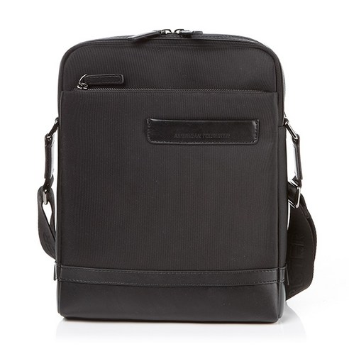 스타일리시하고 기능적인 아메리칸투어리스터의 최고의 선택, UNIV 크로스백