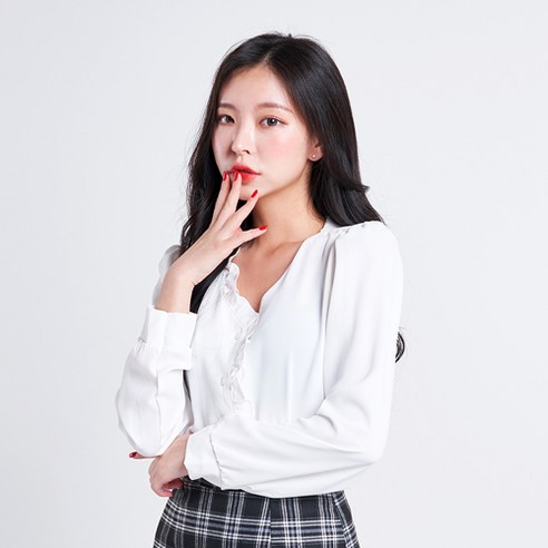 반에이크 윈디 블라우스