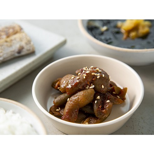 어머니의 손맛으로 밥상의 품격을 높이는 순창 문옥례 식품 고추장 매실장아찌