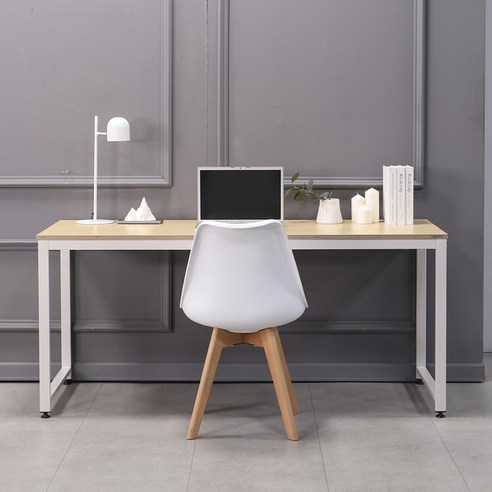 편안함과 기능성을 겸비한 현대적인 알파 스퀘어 테이블