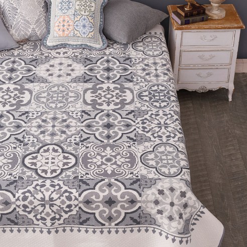 고급스러움과 실용성을 겸비한 7만원대 가성비 카페트