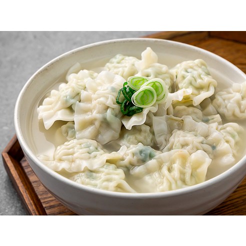 오뚜기 맛있는 고기 물만두: 냉동고에서부터 식탁까지의 만남