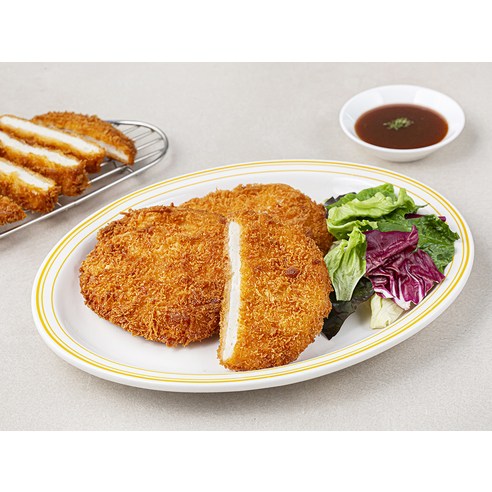바삭바삭하고 담백한 풍미의 상신 순살 치킨까스로 가족과 함께 즐거운 식사를 만드세요.