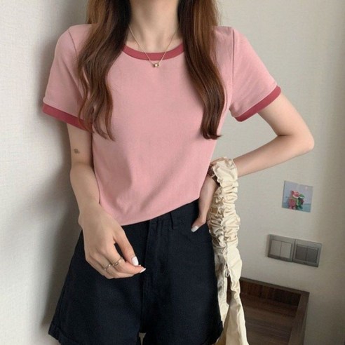 女 時尚 服裝 上衣 短袖 t卹 成年女人 成年女人 女士 女人 涼爽 夏天 夏天 夏天 夏天 夏天 夏天 涼爽的夏天 仲夏 夏天 夏天 炎熱的夏天炎熱的夏季 炎熱的夏季 夏 女裝 女士 冷靜 冷靜 女裝 服裝 短袖T卹
