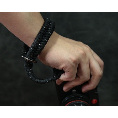 카메라 보호하며 사진 촬영 더욱 편리하게 해주는 코엠 카메라 로프 손목 핸드스트랩 MJ