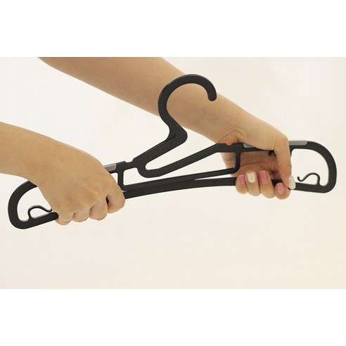 효율적인 의류 관리를 위한 완벽한 옷걸이