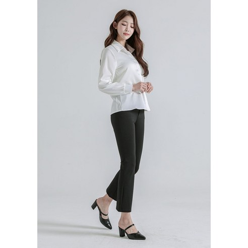 편안한 착용감과 세련된 스타일을 동시에 완성하는 스판 하이웨스트 부츠컷 슬랙스