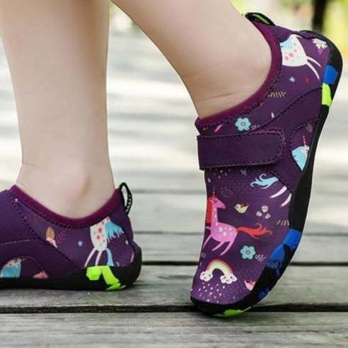 안전하고 편안한 여름 물놀이, 키즈트리 아쿠아 슈즈와 함께!