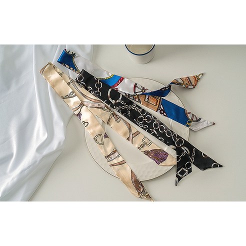 옷장 속 잠자는 옷도 살리는 마법, 생활공식 모던 방도 스카프 활용법