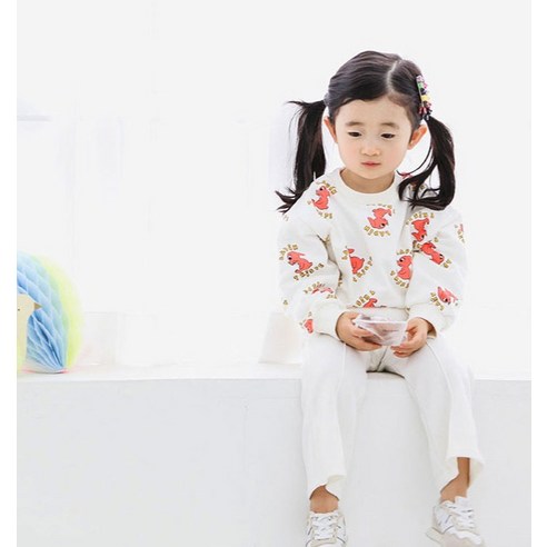 春天  秋 景  季節  孩子們  時尚  男孩  女孩  常見  服裝  上衣