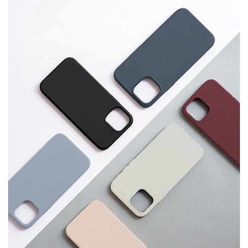 편안한 그립과 세련된 디자인으로 아이폰 15 Pro를 완벽하게 보호하는 신지모루 소프트그립 실리콘 컬러 휴대폰 케이스