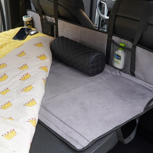 완전한 크기로 뒷좌석을 완전히 덮어주어 편안한 휴식 공간을 제공합니다.