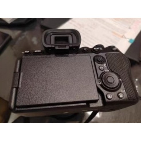코엠스킨 카메라 스크래치 보호 필름 리치그레인: 소니 A7M4 카메라를 위한 투명하고 내구성 있는 긁힘 방지 필름