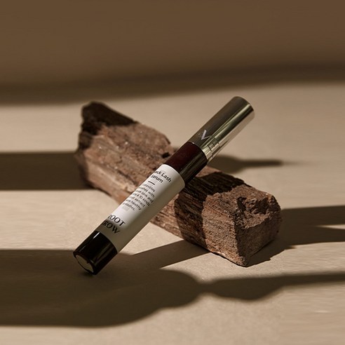 천연 성분으로 속눈썹 건강과 성장을 돕는 프리미엄 세럼