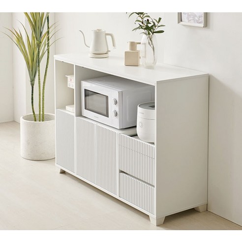 편리하고 스타일리시한 주방 공간을 위한 소소 템바보드 홈카페 수납장