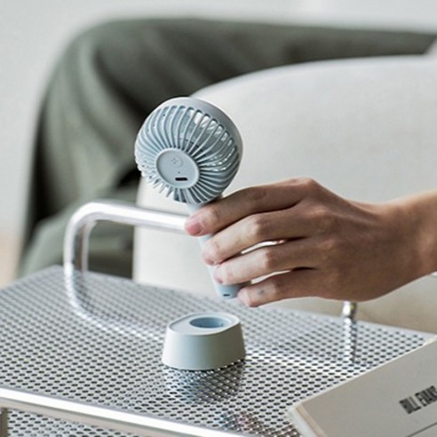 더운 여름을 위한 완벽한 솔루션: 루메나 휴대용 무선 선풍기