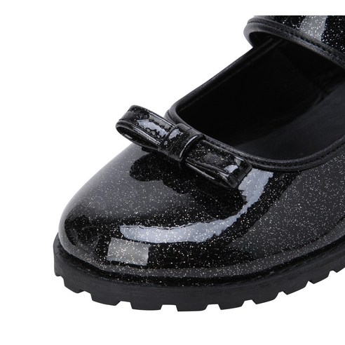 스타일리시하고 실용적인 여아용 에나멜로퍼 구두