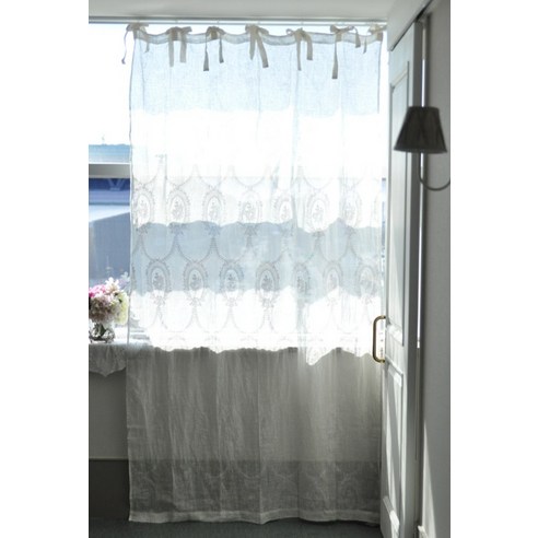 꼬떼따블 화이트 린넨 커튼으로 일상에 특별함을 더하세요.