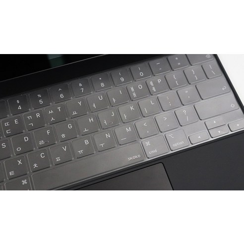 스코코 슬림 TPU 키스킨으로 갤럭시북5 프로 16형을 완벽하게 보호하고 스타일을 더하세요.