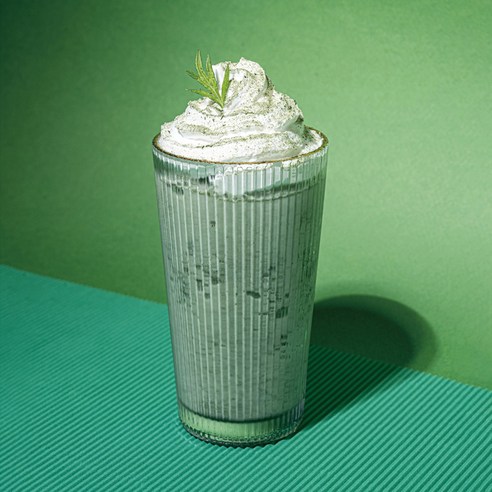 쌉싸름한 위로, 달콤한 하루: 스위트컵 쑥라떼로 찾는 나만의 작은 행복 레시피