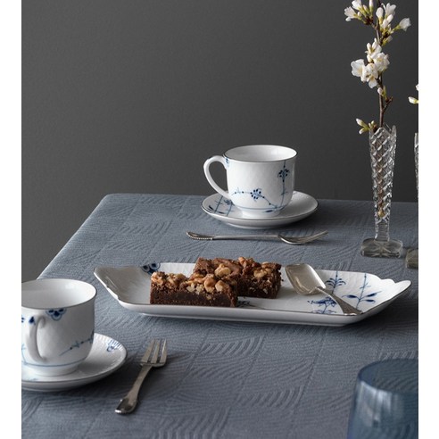 로얄 코펜하겐 블루 팔메테, 식탁을 예술로 물들이다