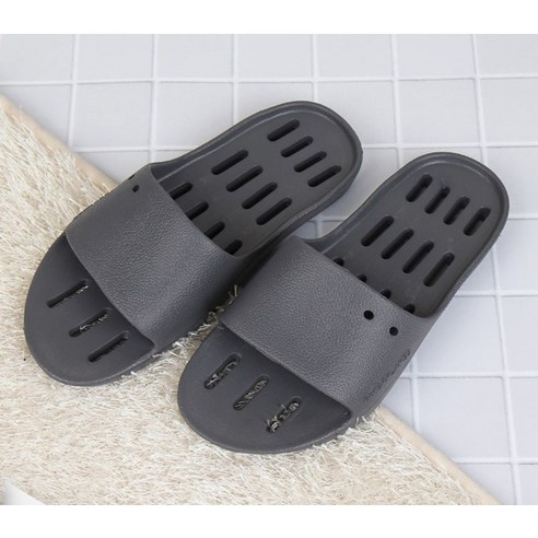 미끄럼 걱정 없이 안전하고 편안한 우리 아이 첫 욕실화