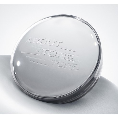 내 피부처럼 가볍게 밀착! 어바웃톤 쿠션으로 하루 종일 화사한 피부를 경험하세요.