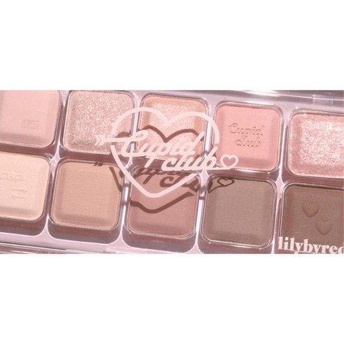 따스한 온기를 담은 눈매, 릴리바이레드 웜멤버십으로 완성하세요.