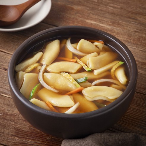 간편하게 즐기는 고소한 감자 수제비