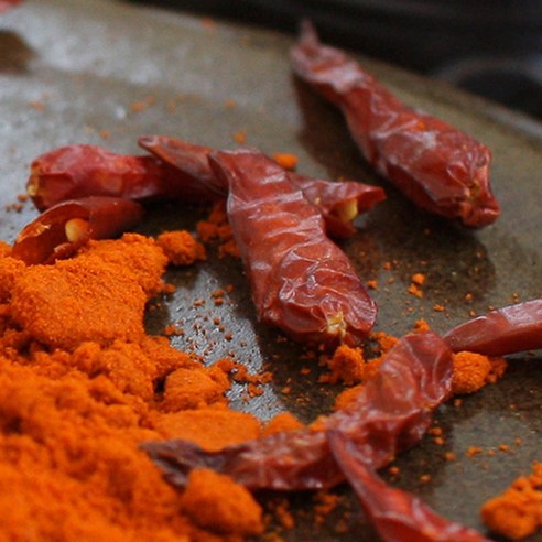 혀끝을 강렬하게 사로잡는 매혹, 복이네먹거리 베트남 고운 고춧가루 매운맛