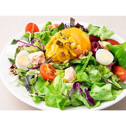 건강하고 편리한 곰곰 한끼 그릴드 치킨 단호박 샐러드