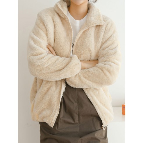 앤드스타일 여성용 양털 하이넥 후리스 집업 점퍼 261709은 겨울 시즌에 이상적인 제품으로 할인율 27%로 구매 가능한 로켓배송 상품입니다.
