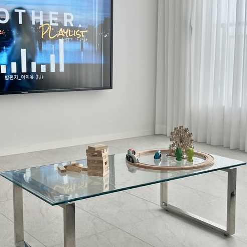 고급스럽고 내구성 있는 쾌청 식탁 유리대용 테이블 매트로 식탁을 스타일리시하게 보호하세요.