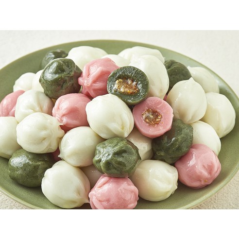 달콤하고 쫄깃한 모듬 꿀떡의 특별한 경험