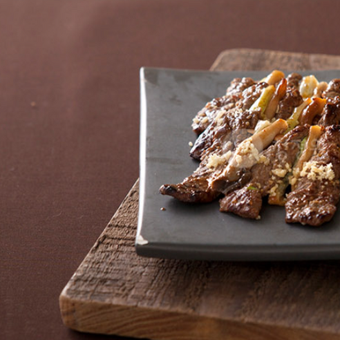 햇살 품은 깊은 맛, 저염 발효 다시마 간장으로 건강하고 풍요로운 식탁을!