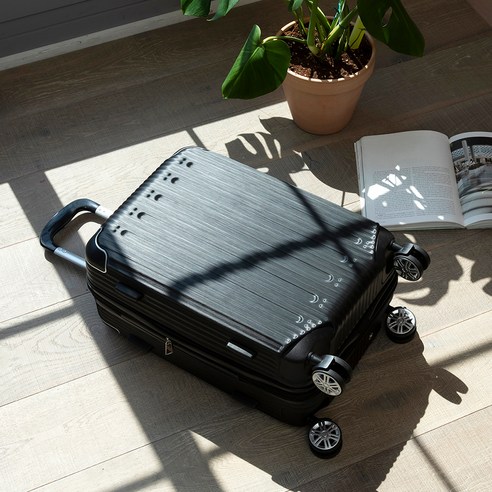 세련되고 내구성 있는 브라이튼 본드 캐리어로 편안한 여행 경험