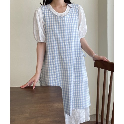 귀여움과 실용성을 모두 갖춘 마법의 하늘체크 앞치마로 집순이력 레벨업!