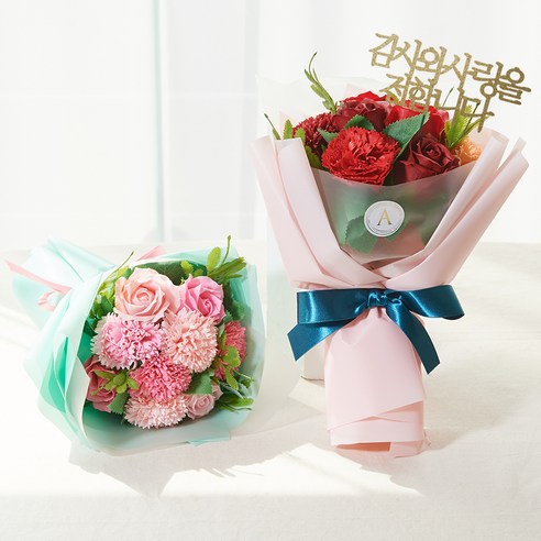 비누꽃으로 만들어진 내구성 있는 그라시아 카네이션 꽃다발로 사랑하는 사람에게 감사와 사랑을 표현하세요.