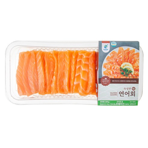 시간의 깊이가 은은하게 배어든 고품질 연어회