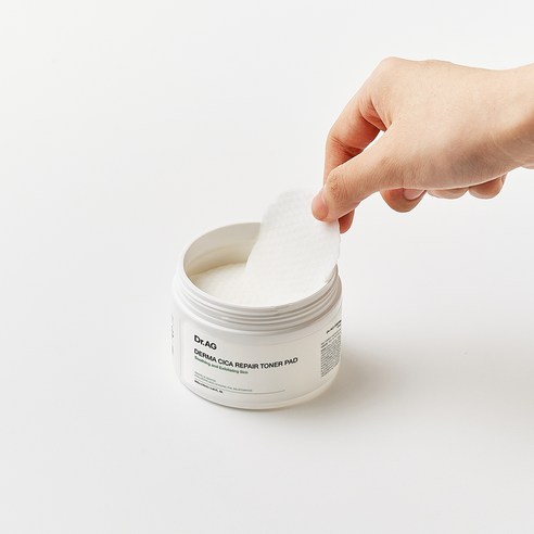 피부 진정과 필링을 동시에 경험할 수 있는 패드