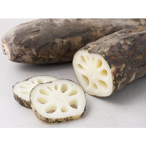 흙 내음 가득한 국내산 연근으로 건강과 풍미를 더하세요.