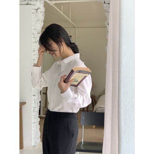 편안한 착용감과 세련된 디자인으로 스타일링을 즐기는 여성을 위한 아이템