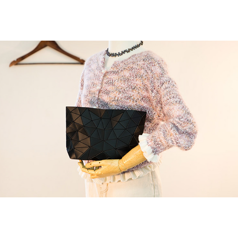 Mini Cross Bag Mini Bag Clutch Bag Chain Bag Bag Shoulder Bag Cross Bag Prism Bag Cube Bag 女包