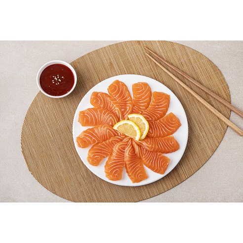 신선하고 숙성된 해산물의 맛을 위한 곰곰 연어회