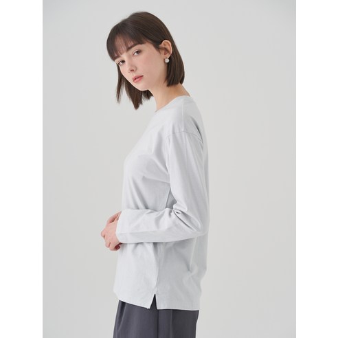편안한 착용감과 세련된 디자인으로 여성들에게 인기