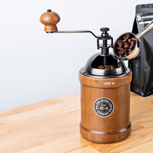 집에서 프리미엄 커피를 즐기기 위한 칼딘 원목 세라믹 핸드밀 KC-5 돔형