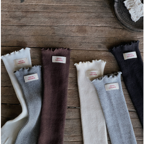 사랑스러운 디자인과 편안한 착용감, 아이뿜 여아용 프릴 골지 종아리 양말로 우리 아이의 발걸음을 더욱 특별하게!