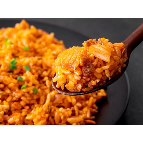 맛과 편리함을 겸비한 풀무원 살살녹는 우삼겹 김치볶음밥
