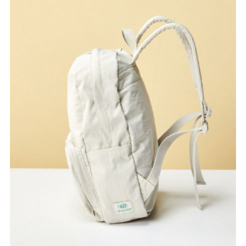 세련된 디자인과 실용성을 겸비한 데일리 백팩