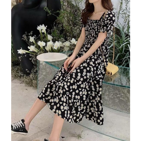 꽃무늬의 매력적인 여성らしさ漂うロングワンピース